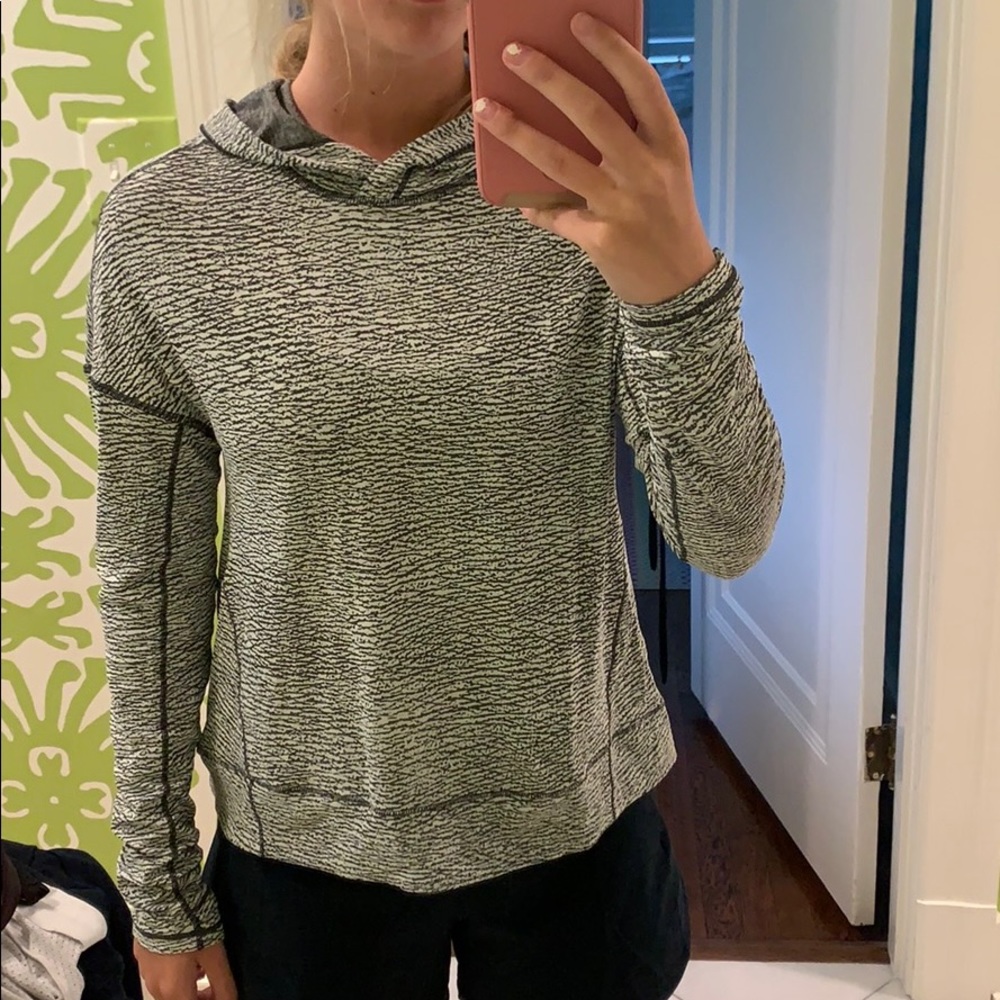 Lululemon pullover! - Picture 4 of 5